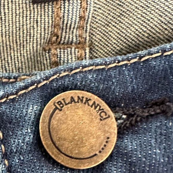 Blank NYC. Classic mid-rise skinny jeans. Size 28. - Picture 7 of 11